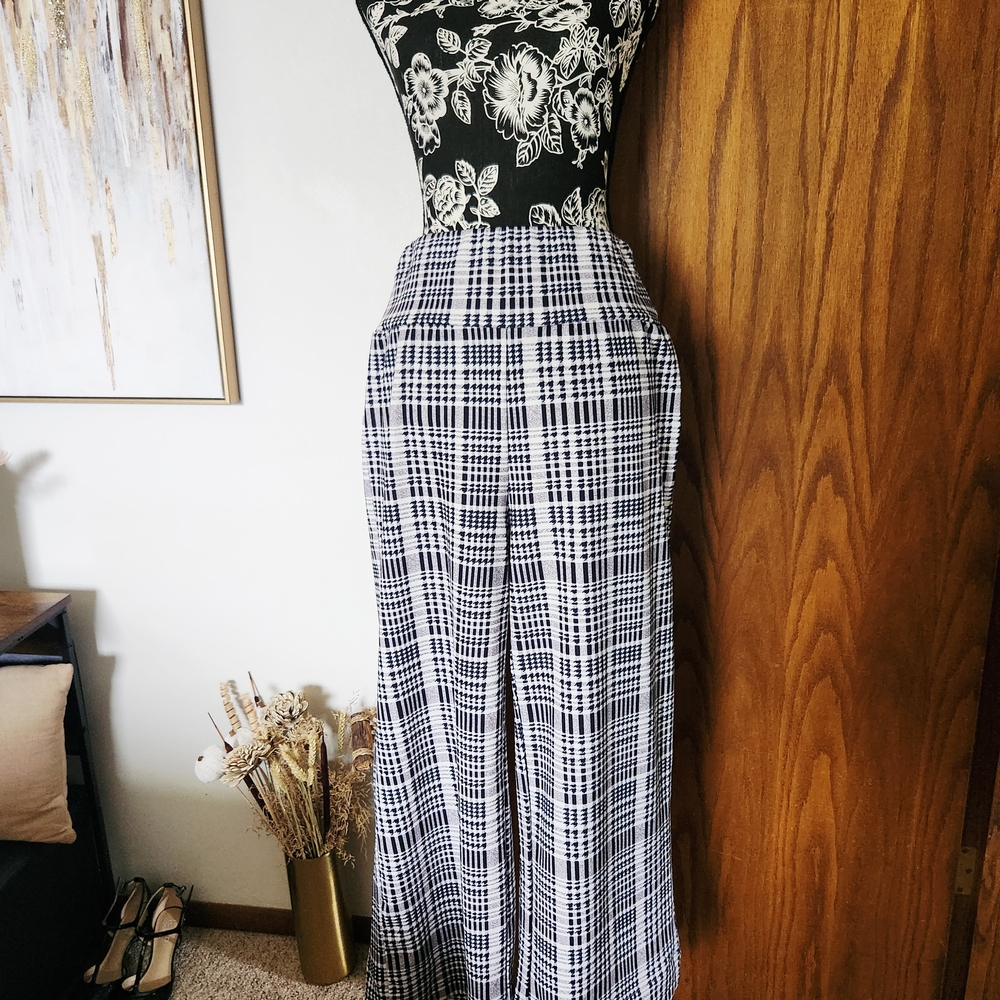 Shein Black & White Houndstooth / Plaid Wide Leg Pants - Size L (US 8/10)